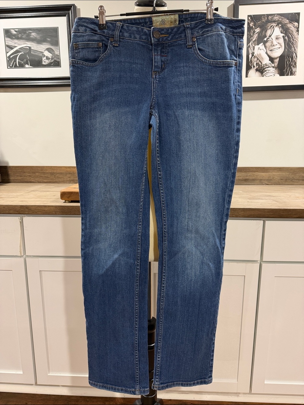 American Rag Straight Leg Mid-Blue Jeans 9R